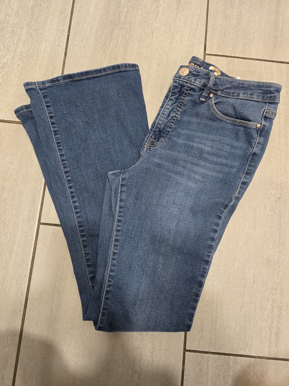 Seven7 Slim Flare Jeans Women’s Size 8 Medium Wash Stretch Denim